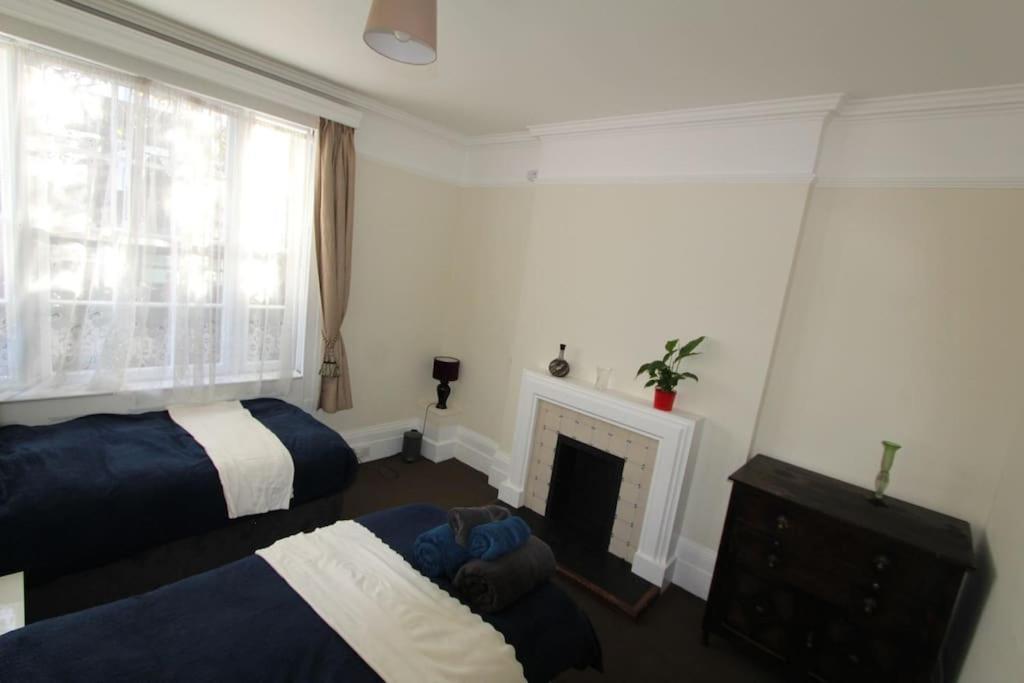 Perfect For Large Family & Friends, Free Parking, Games Villa Reading Ngoại thất bức ảnh
