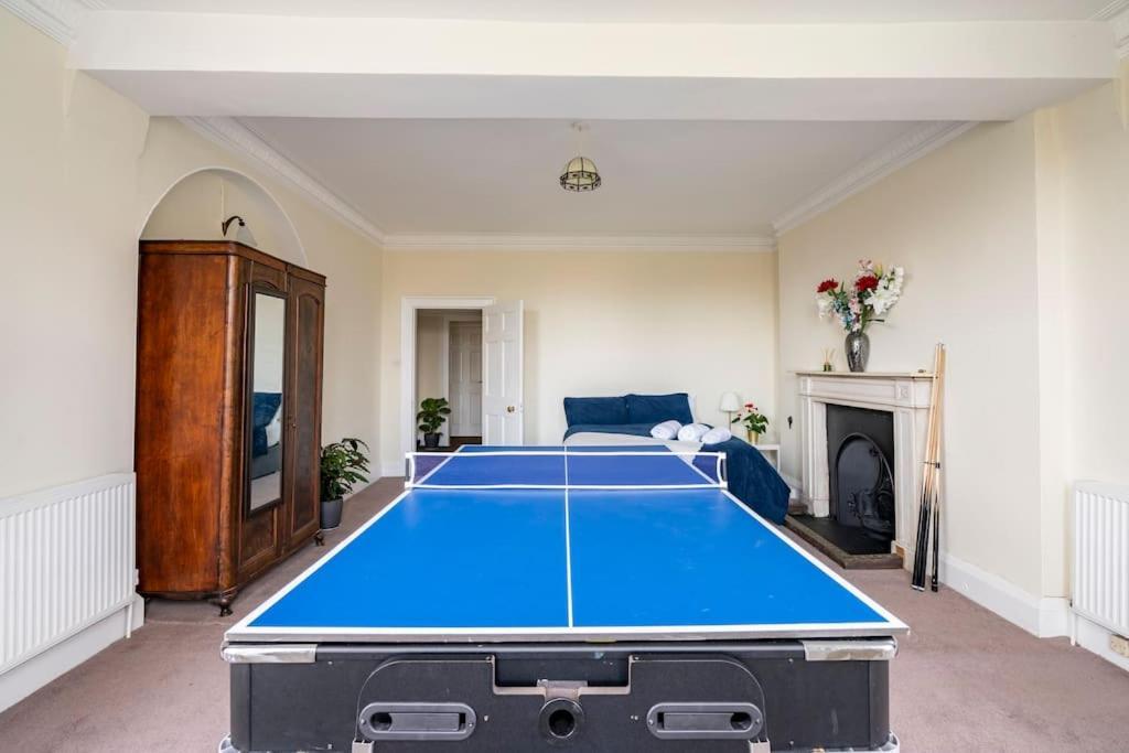 Perfect For Large Family & Friends, Free Parking, Games Villa Reading Ngoại thất bức ảnh
