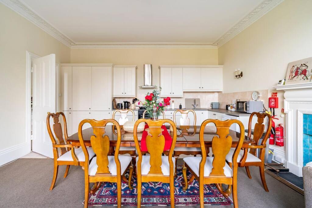 Perfect For Large Family & Friends, Free Parking, Games Villa Reading Ngoại thất bức ảnh